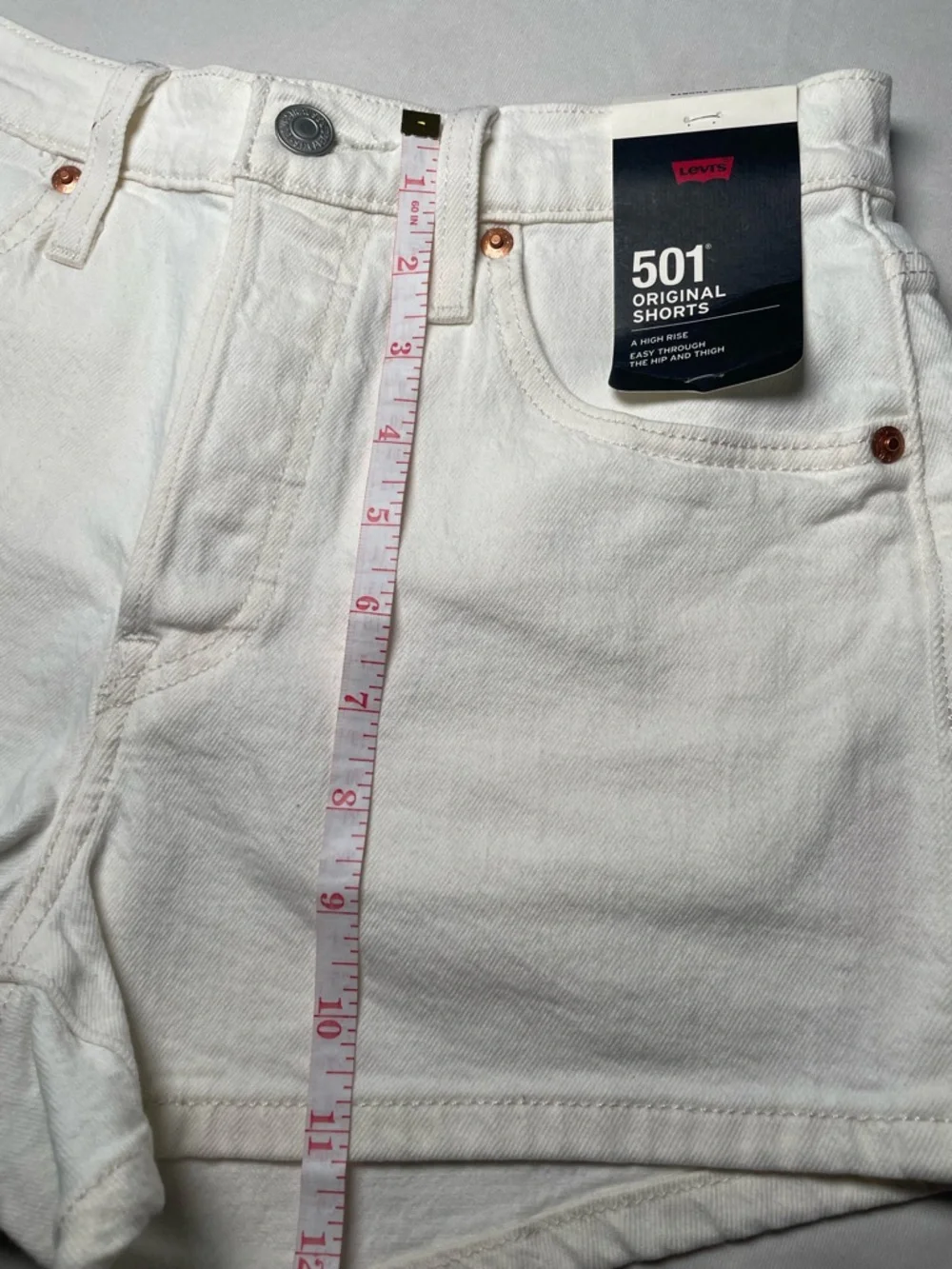 Levi’s Women’s 501 Original Shorts High-Rise White, Size 25, Brand NWT - Picture 8 of 8